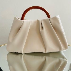 Trendy Woman Purse in Beige/White